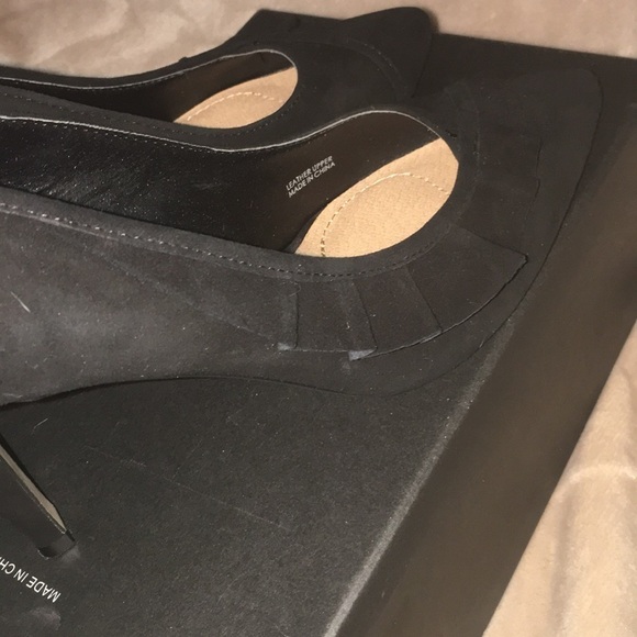TAHARI BANTER Black HEELS - Picture 9 of 12